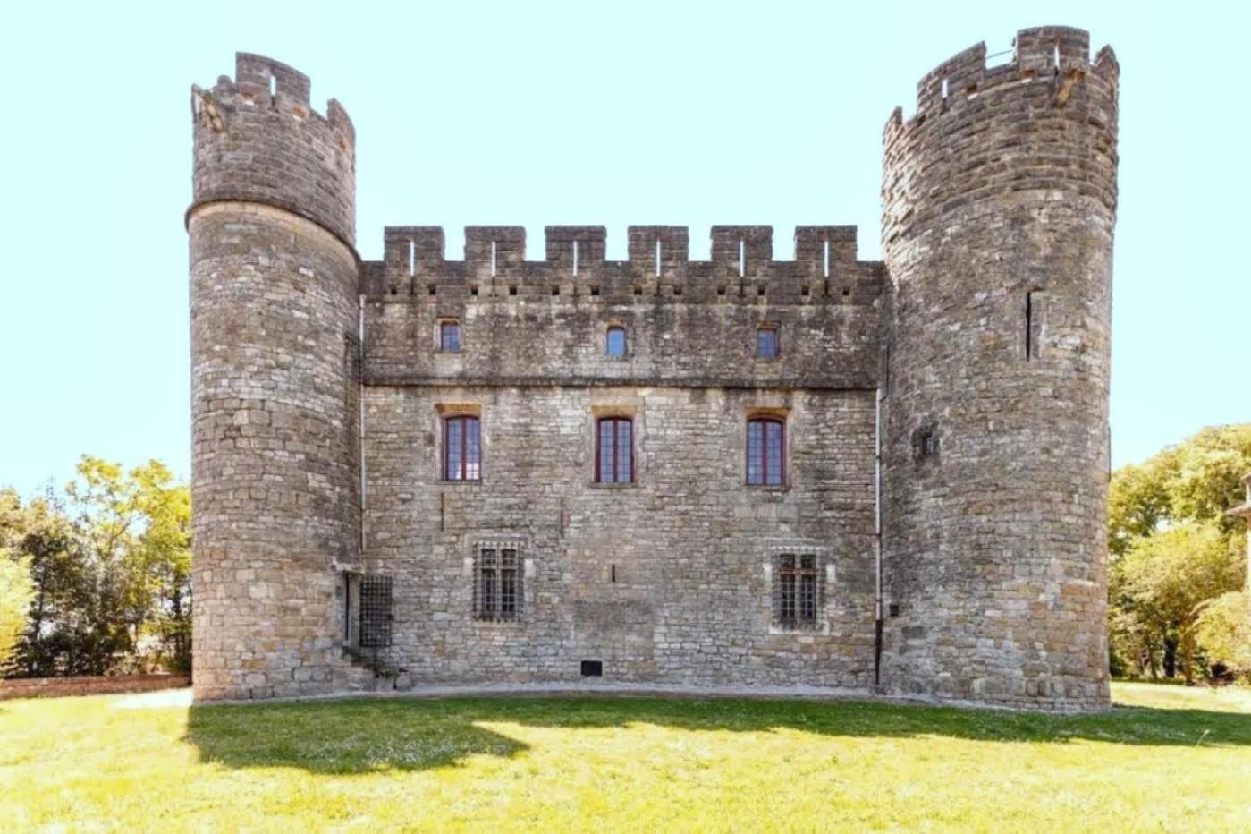 Appartement Spacieux Avec Deux Chambres Au Chateau Valence  Exterior photo