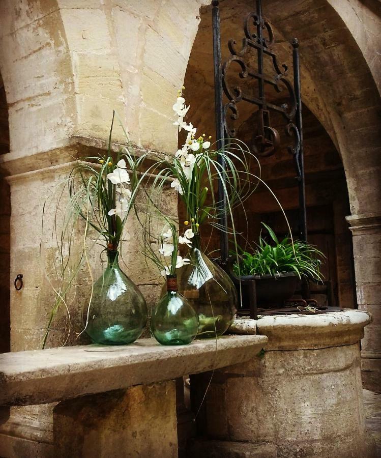 Appartement Spacieux Avec Deux Chambres Au Chateau Valence  Exterior photo